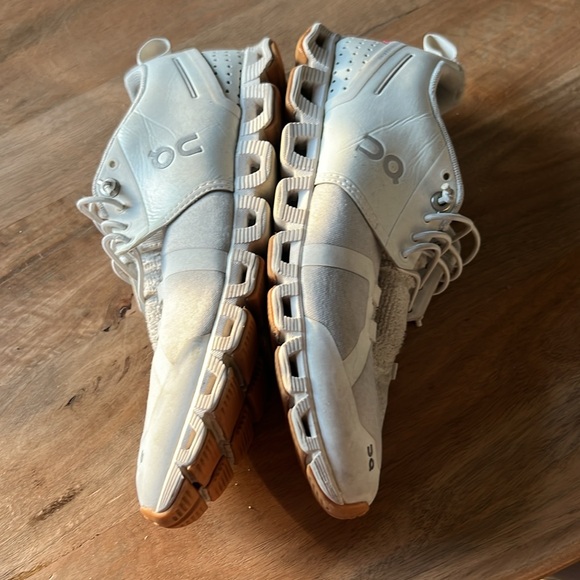 On Cloud Sneakers - Picture 4 of 7